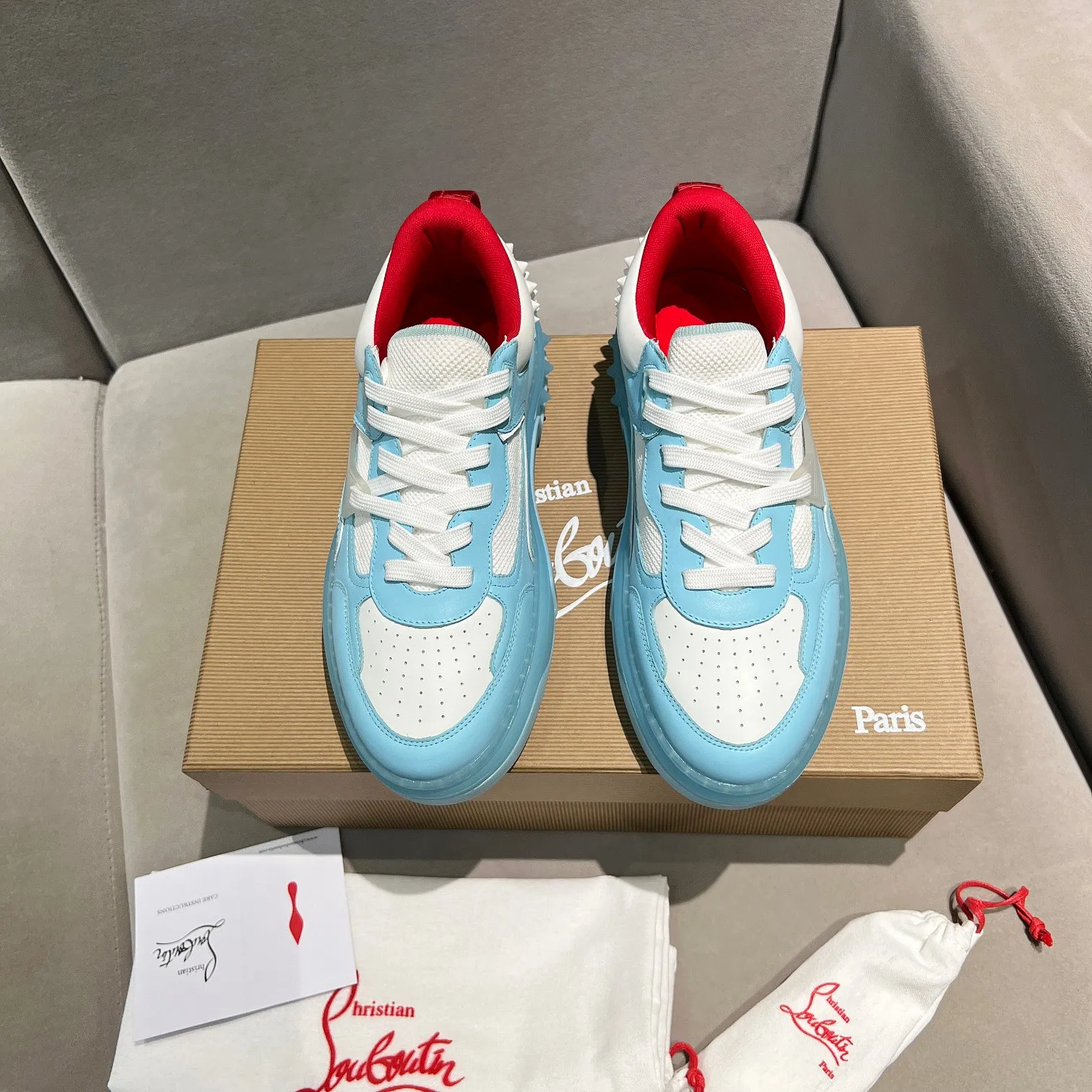 Men's shoes 💰700 🌹🌹🌹̋ Wang Junkai Yang Mi Xu Kai Zhang Jingyi Ding Chengxin Chen Muchi Wang Ziyi Same style Christian Louboutin 2024 [New product] ASTROLOUBI unisex thick-soled sports shoes red-soled shoes perfectly integrate fashion and sports, The fabrics are made of luxurious calfskin, soft suede, smooth satin and laminated leather, and the back is decorated with classic rivets. The interior is blended with a knitted tongue for added durability, breathability and quick-drying comfort. The outsole is made of a combination of EVA foam and imported rubber, and the colorful CL iconic letters on the side of the outsole show the brand's unique style. It is a ceiling-level comfortable skate shoe! ! ! Multiple colors available, currently men’s sizes 39--45 (women’s sizes 35--40, currently being updated)